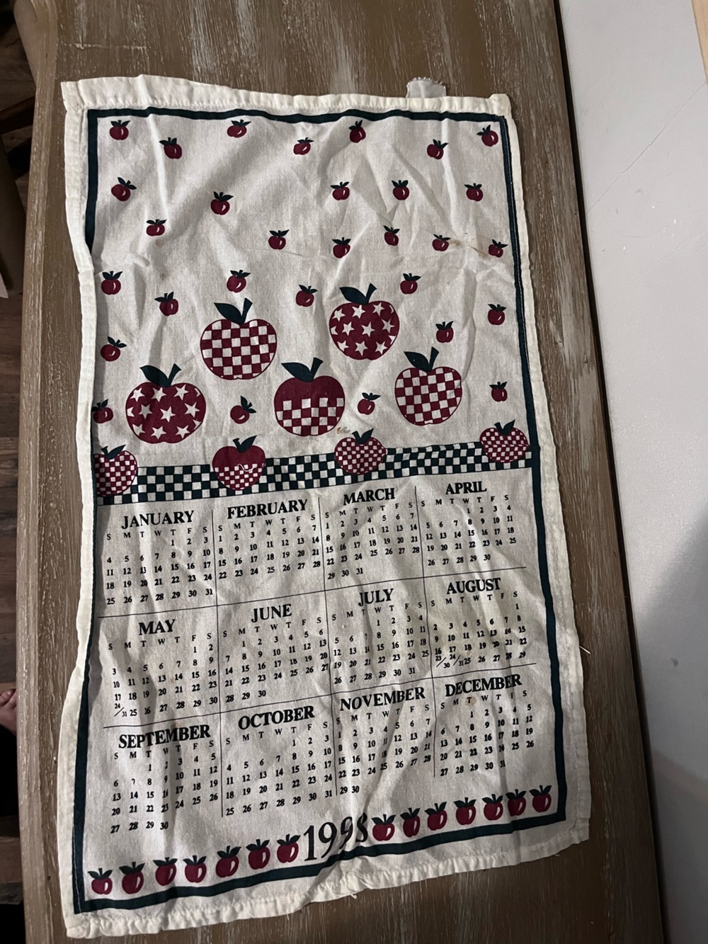 Vintage 1998 Country Apple Calendar Towel